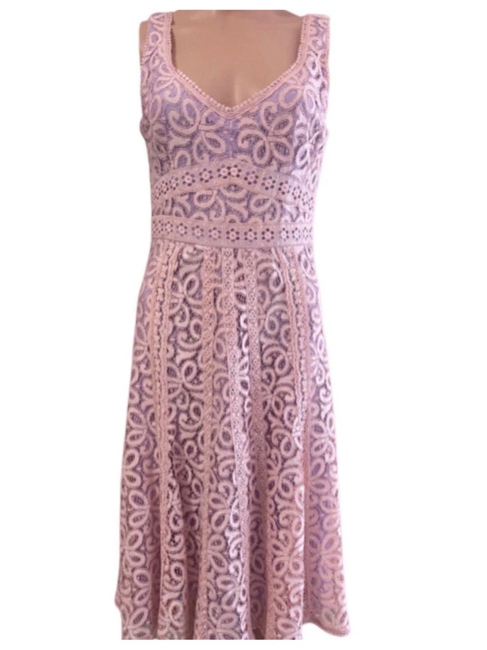 Nanette Lepore woman’s Pink Lace Overlay Dress with V-Neck size 4